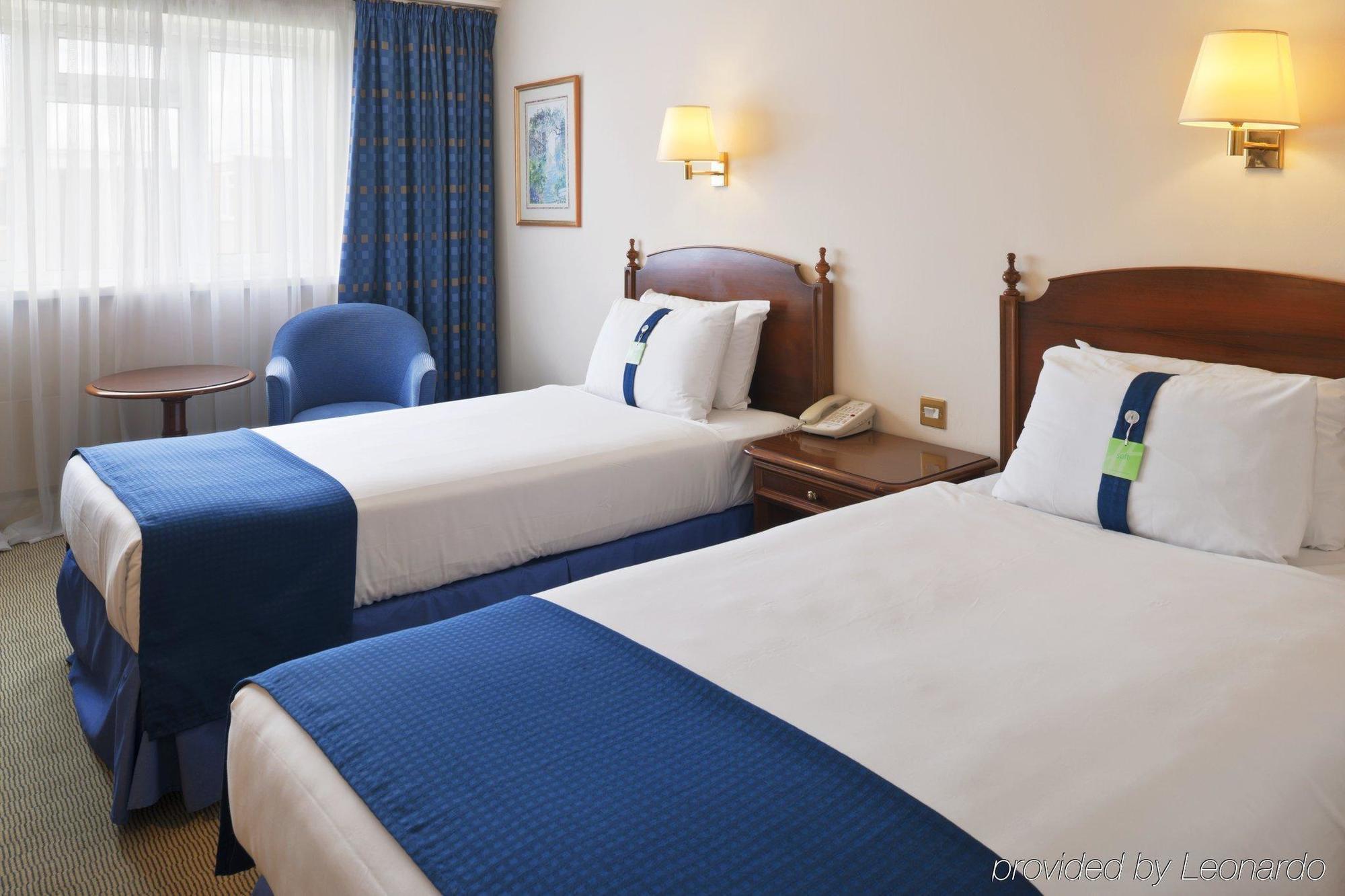Holiday Inn Stoke On Trent M6 Jct15 By Ihg Newcastle-under-Lyme Esterno foto
